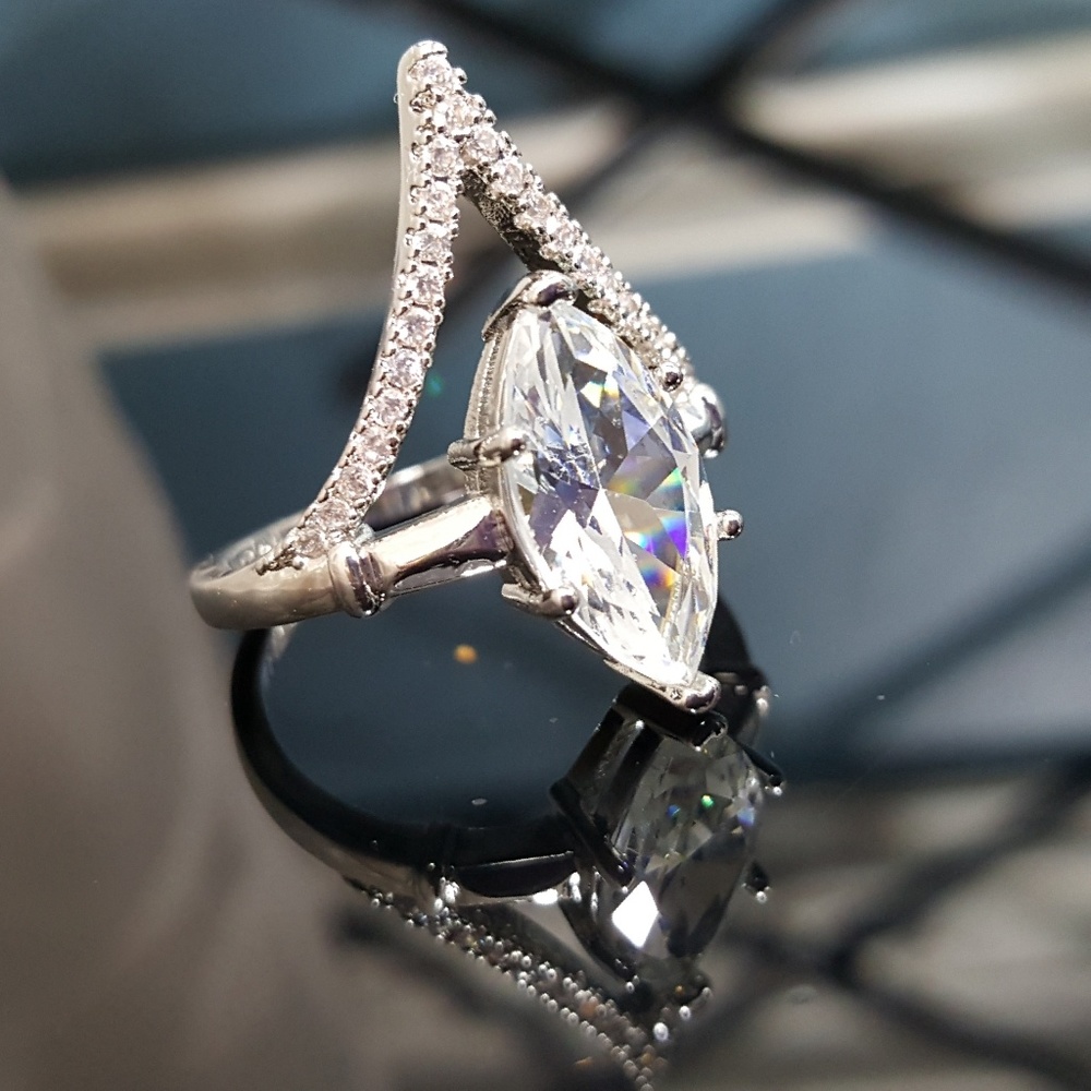White Sapphires - Picture 3 of 8